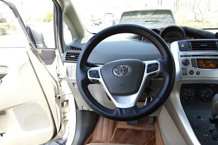 Used Toyota Verso 2015 180E CVT Crossover Edition Steering Wheel