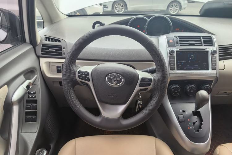 Used Toyota Verso 2015 180E CVT Crossover Edition Steering Wheel
