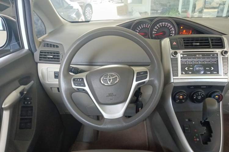 Used Toyota Verso 2015 180E CVT Crossover Edition Steering Wheel