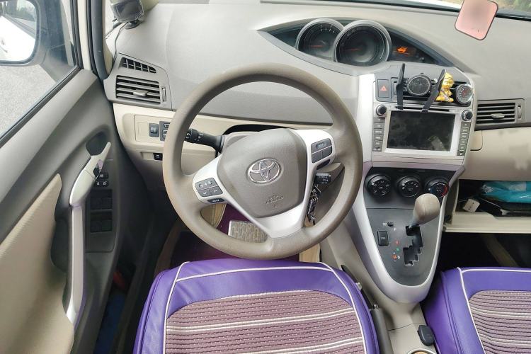 Used Toyota Verso 2015 180E CVT Crossover Edition Steering Wheel