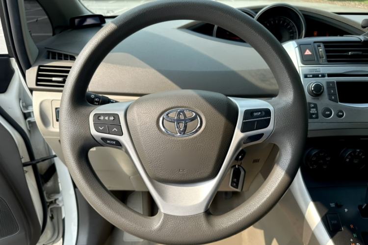 Used Toyota Verso 2015 180E CVT Crossover Edition Steering Wheel