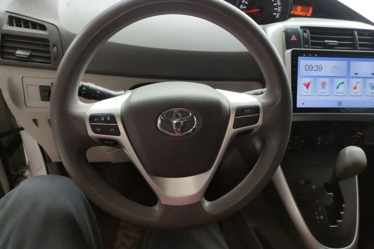 Used Toyota Verso 2015 180E CVT Crossover Edition Steering Wheel