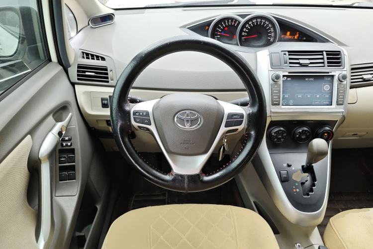 Used Toyota Verso 2015 180E CVT Crossover Edition Steering Wheel