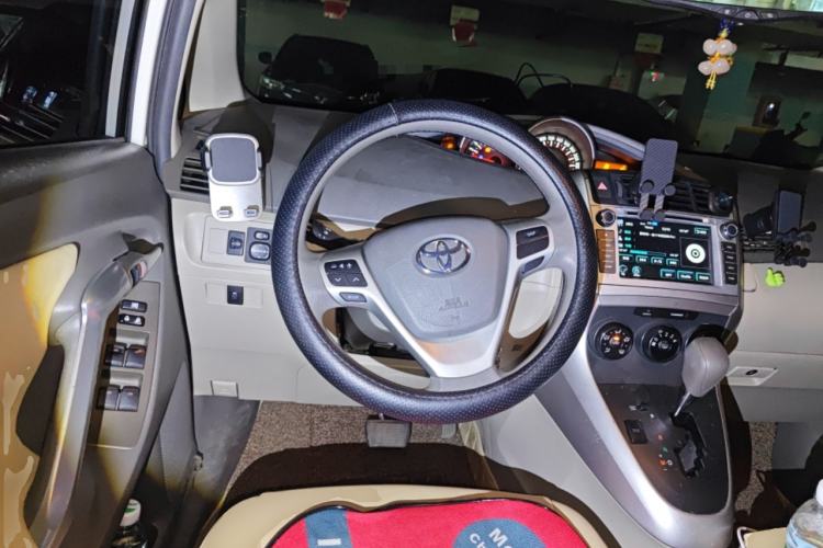 Used Toyota Verso 2015 180E CVT Crossover Edition Steering Wheel