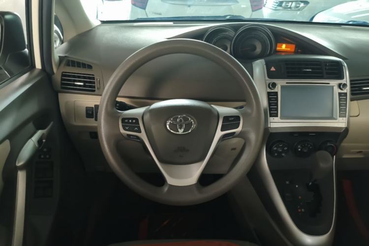 Used Toyota Verso 2015 180E CVT Crossover Edition Steering Wheel