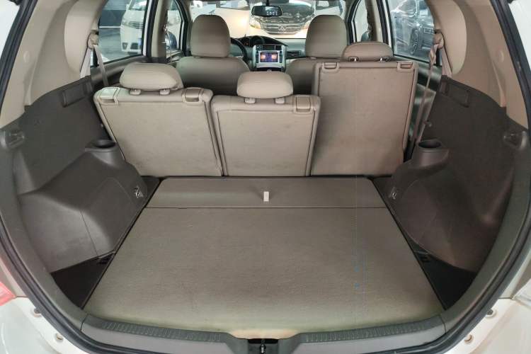 Used Toyota Verso 2015 180E CVT Crossover Edition Trunk