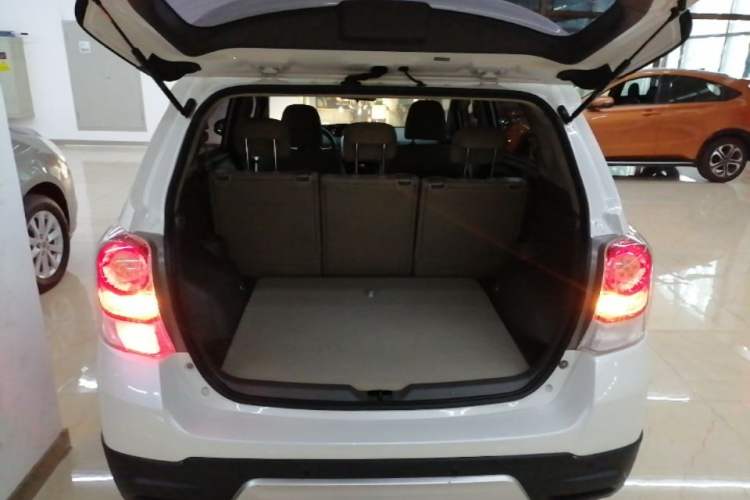 Used Toyota Verso 2015 180E CVT Crossover Edition Trunk