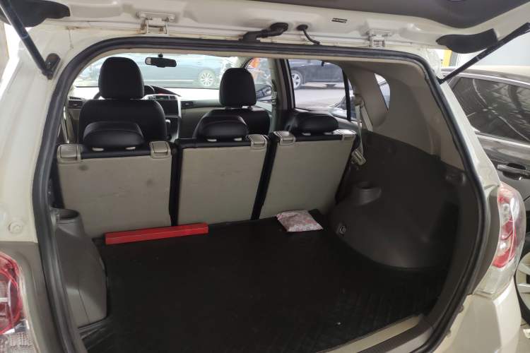 Used Toyota Verso 2015 180E CVT Crossover Edition Trunk