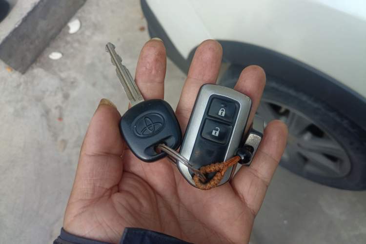 Used Toyota Verso 2015 180E CVT Crossover Edition Vehicle Key