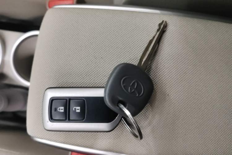 Used Toyota Verso 2015 180E CVT Crossover Edition Vehicle Key