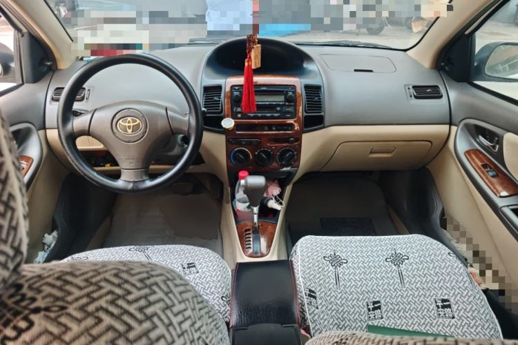 Used Toyota Vios 2004 1.5L GL-i AT Center Console