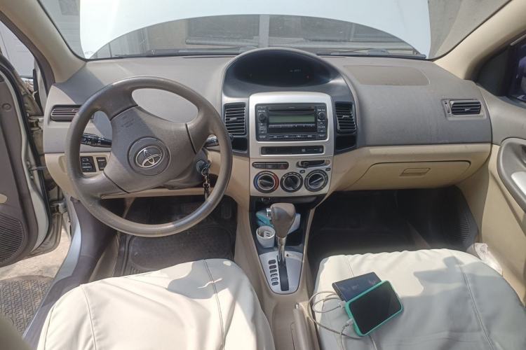 Used Toyota Vios 2006 1.5L GL-i AT Center Console