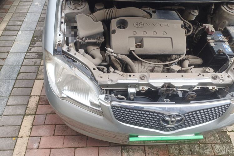 Used Toyota Vios 2006 1.5L GL-i AT Engine Bay Right