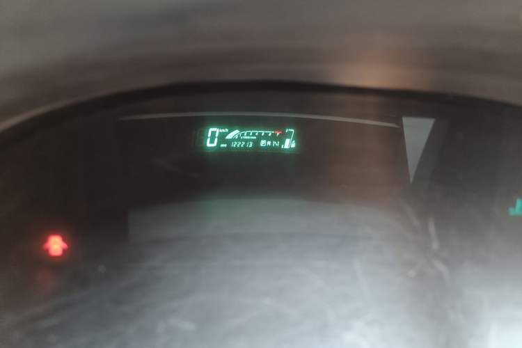 Used Toyota Vios 2006 1.5L GL-i AT Odometer Close Up