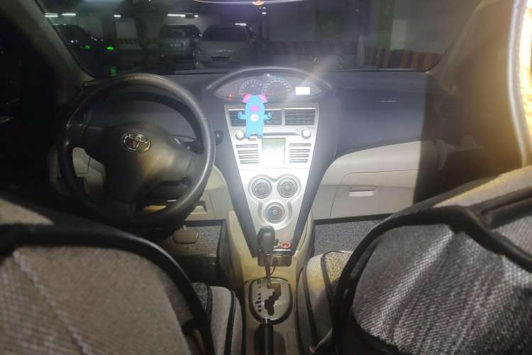 Used Toyota Vios 2008 1.6L GL-i Special Edition AT Center Console