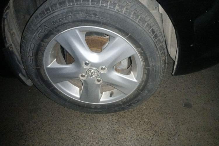 Used Toyota Vios 2008 1.3L GL-i AT Right Front Wheel Hub
