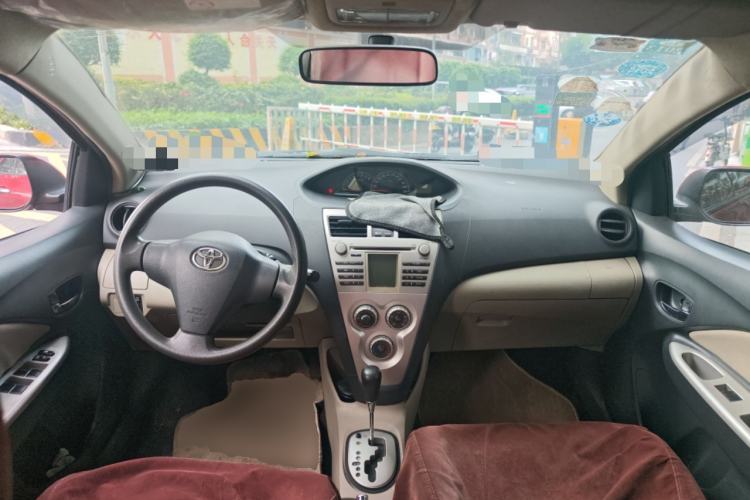 Used Toyota Vios 2008 1.6L GL-i Special Edition AT Center Console