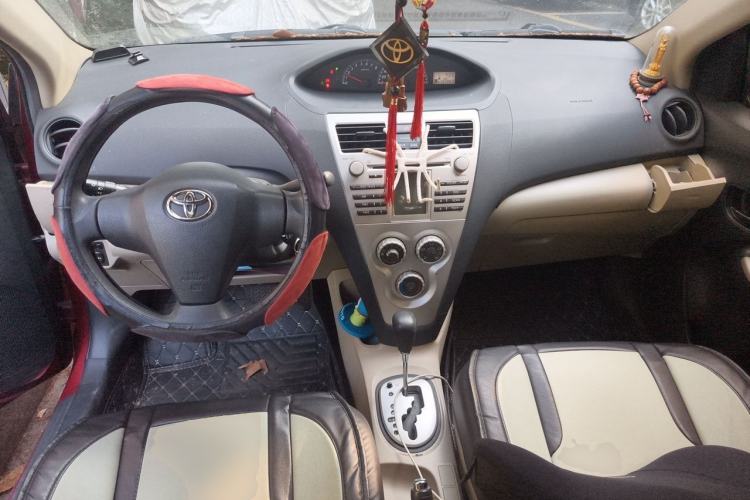 Used Toyota Vios 2008 1.6L GL-i Special Edition AT Center Console