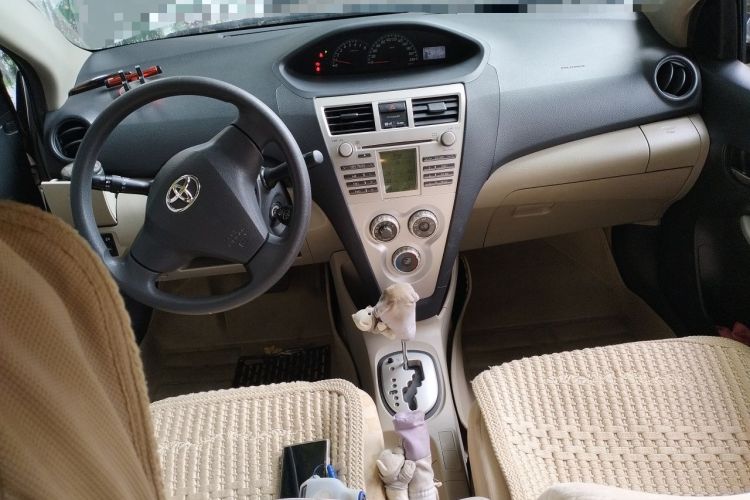 Used Toyota Vios 2008 1.6L GL-i AT Center Console