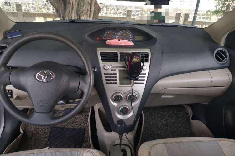 Used Toyota Vios 2008 1.6L GL-i Special Edition AT Center Console