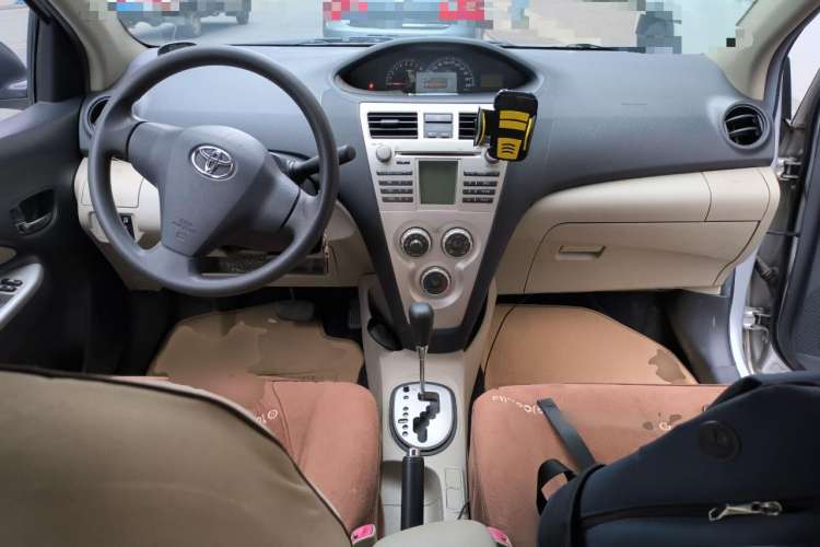 Used Toyota Vios 2008 1.6L GL-i AT Center Console