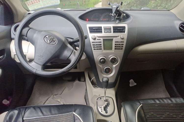 Used Toyota Vios 2008 1.6L GL-i AT Center Console
