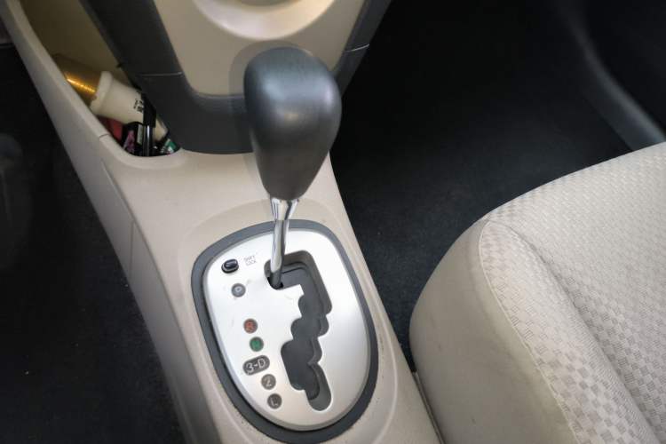 Used Toyota Vios 2008 1.3L GL-i Special Edition AT Gear Lever