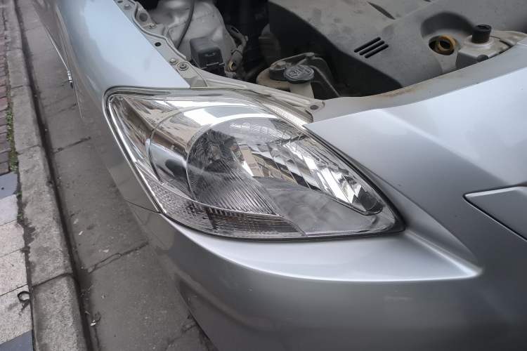 Used Toyota Vios 2008 1.6L GL-i AT Right Front Headlight