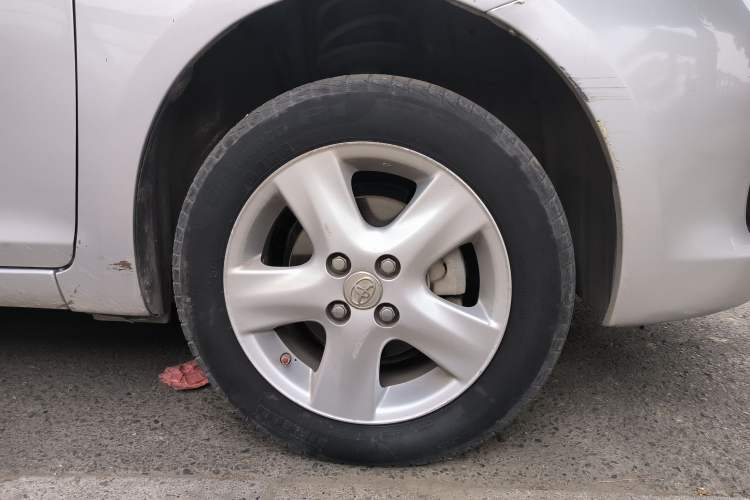 Used Toyota Vios 2008 1.3L GL-i Special Edition AT Right Front Wheel Hub