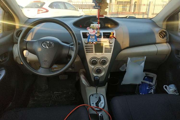 Used Toyota Vios 2008 1.3L GL-i Special Edition AT Center Console