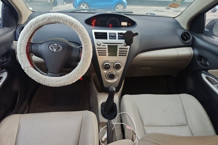 Used Toyota Vios 2008 1.6L GL-i MT Center Console