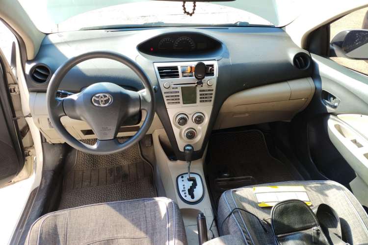 Used Toyota Vios 2008 1.6L GL-i AT Center Console