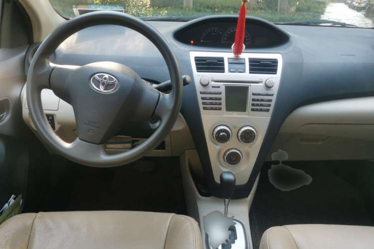 Used Toyota Vios 2008 1.6L GL-i AT Center Console