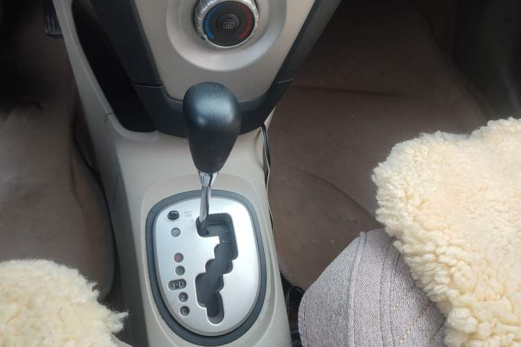 Used Toyota Vios 2008 1.6L GL-i Special Edition AT Gear Lever