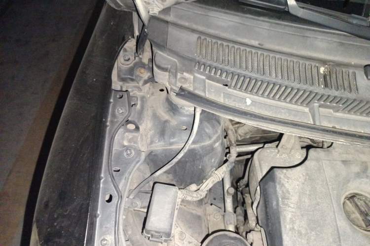 Used Toyota Vios 2010 1.3L GL-i Standard Edition MT Engine Bay Right