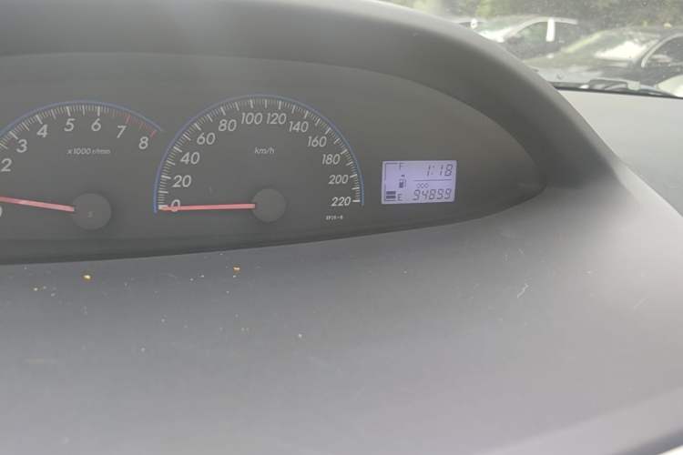 Used Toyota Vios 2010 1.6L GL-i AT Odometer Close Up