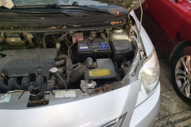 Used Toyota Vios 2010 1.3L GL-i AT Engine Bay Left
