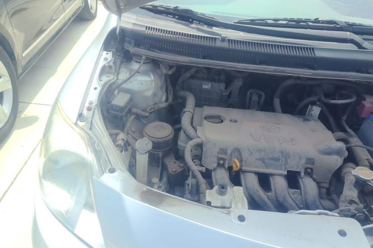 Used Toyota Vios 2010 1.3L GL-i Standard Edition MT Engine Bay Right