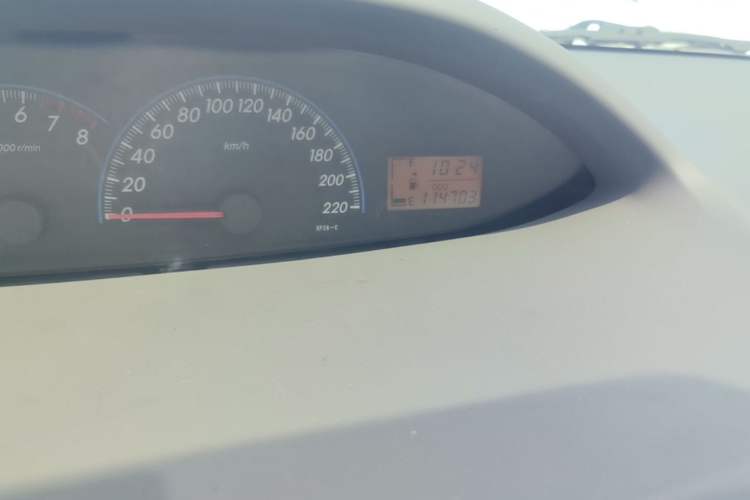Used Toyota Vios 2010 1.3L GL-i Standard Edition MT Odometer Close Up
