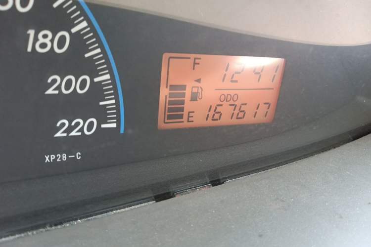 Used Toyota Vios 2010 1.6L GL-i AT Odometer Close Up