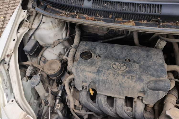 Used Toyota Vios 2010 1.3L GL-i AT Engine Bay Right