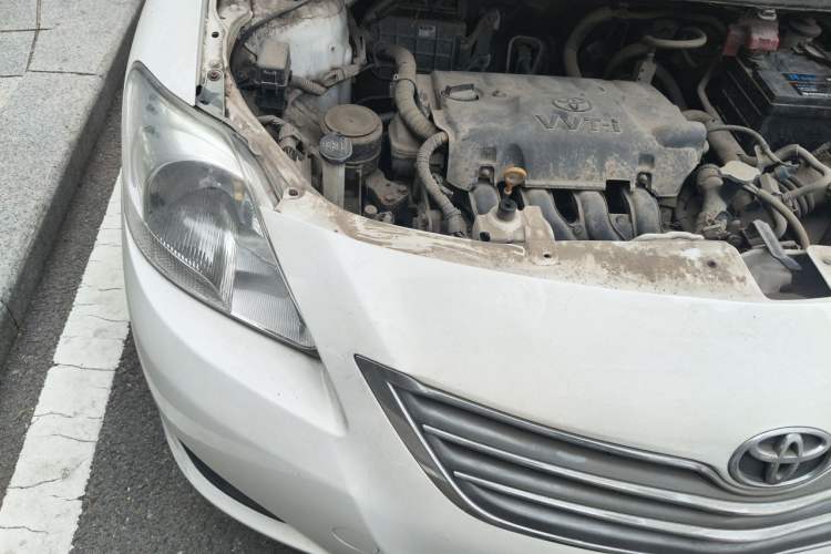 Used Toyota Vios 2010 1.3L GL-i MT Engine Bay Right