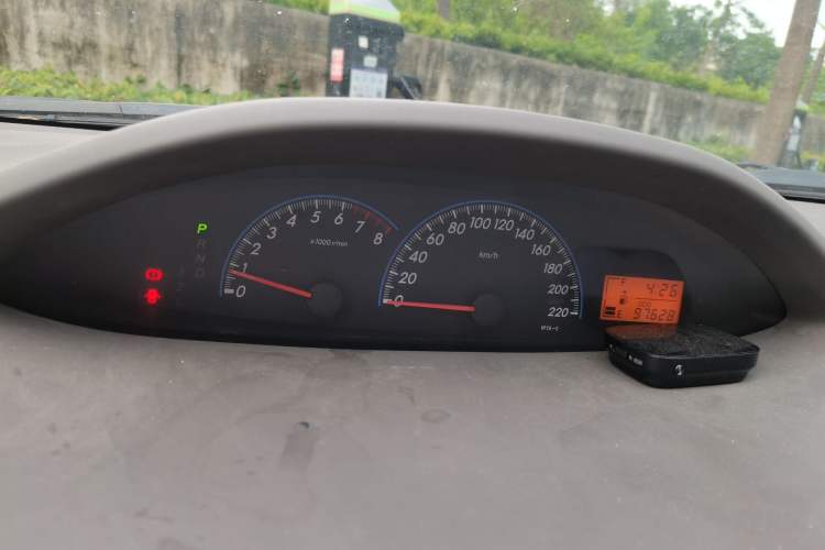 Used Toyota Vios 2010 1.3L GL-i AT Odometer Close Up