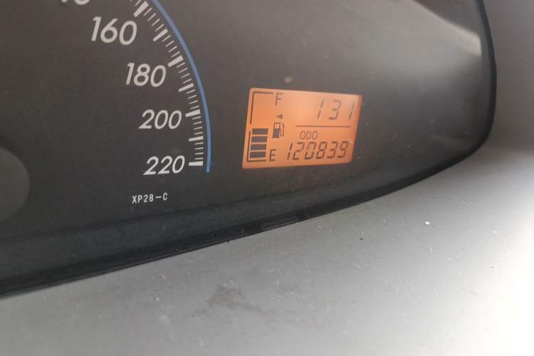 Used Toyota Vios 2010 1.6L GL-i AT Odometer Close Up