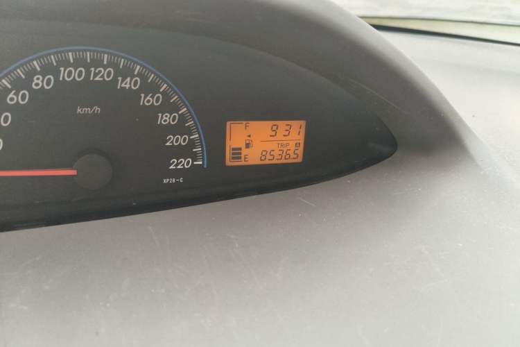Used Toyota Vios 2010 1.3L GL-i MT Odometer Close Up