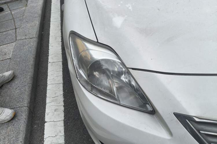 Used Toyota Vios 2010 1.3L GL-i MT Right Front Headlight