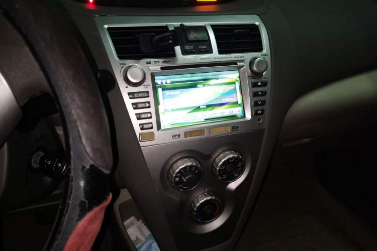 Used Toyota Vios 2011 1.6L GL-i Sunroof Edition MT Audio And AC Panel