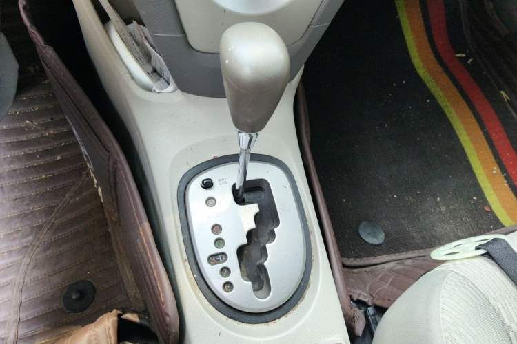 Used Toyota Vios 2011 1.6L GL-i Sunroof Version AT Gear Lever