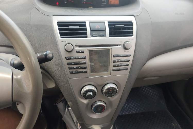 Used Toyota Vios 2011 1.6L GL-i Sunroof Version AT Audio And AC Panel