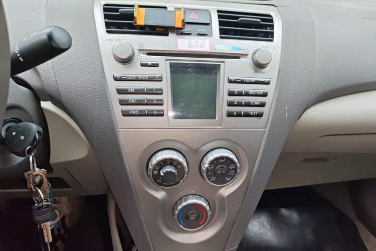 Used Toyota Vios 2011 1.6L GL-i Sunroof Version AT Audio And AC Panel